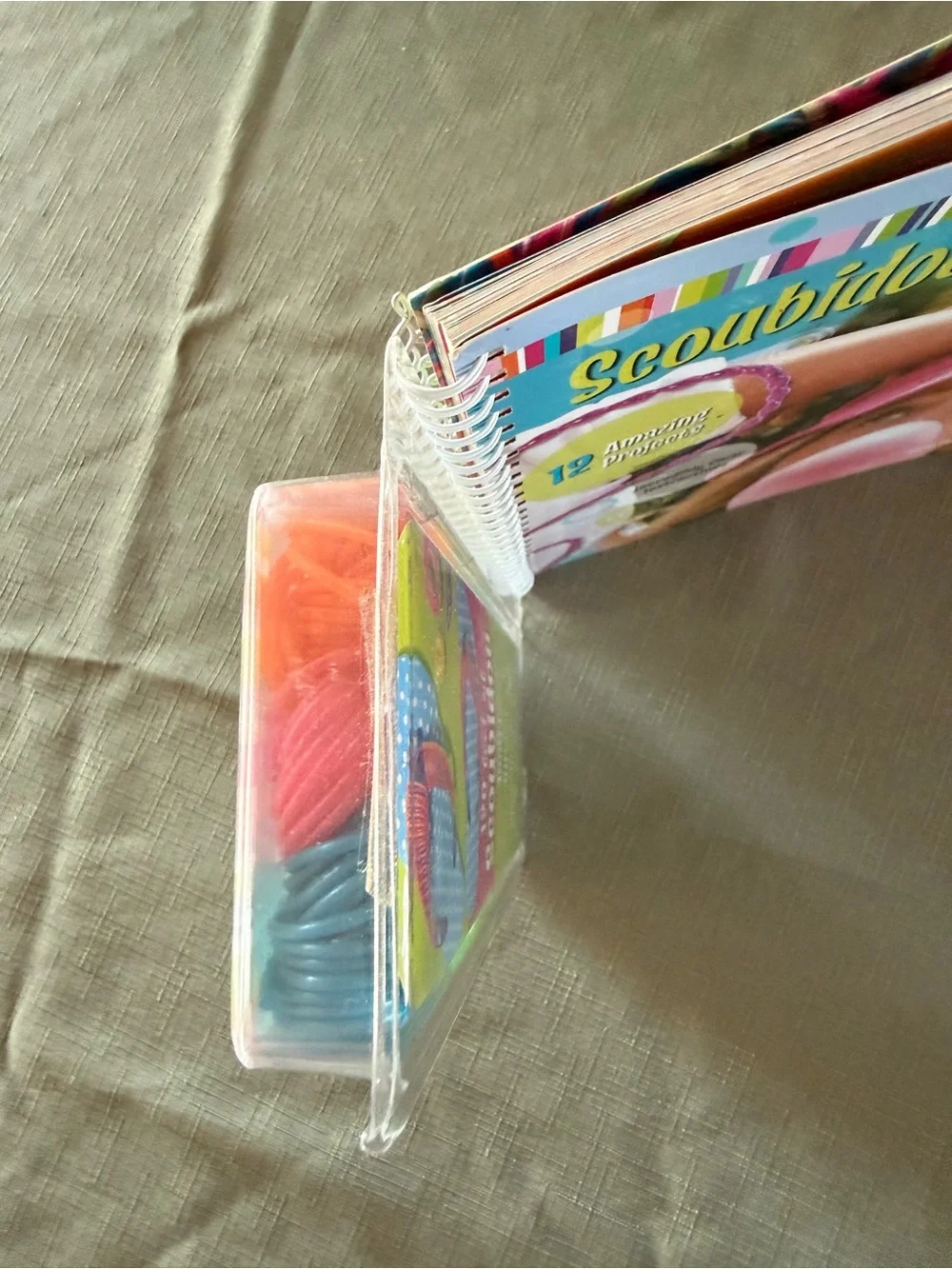 Y2K 2007 Klutz Scoubidou Lanyard & Lacing Craft Kit Bright Multicolor NOS Sealed